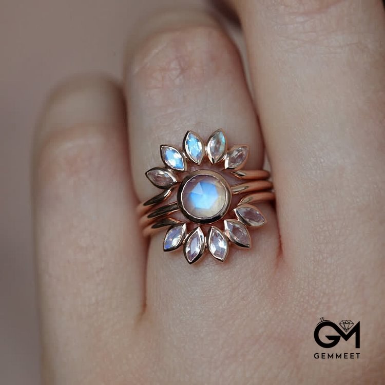 Sun Flower Moonstone 3 - Piece Ring