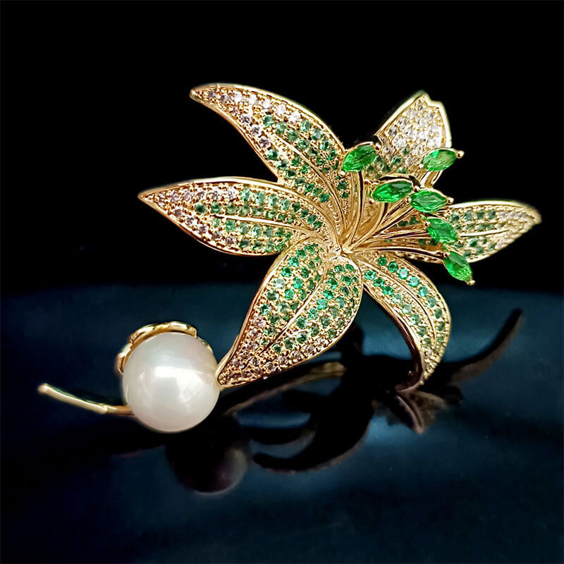 Luxurious Emerald Full Stones Lily Brooch