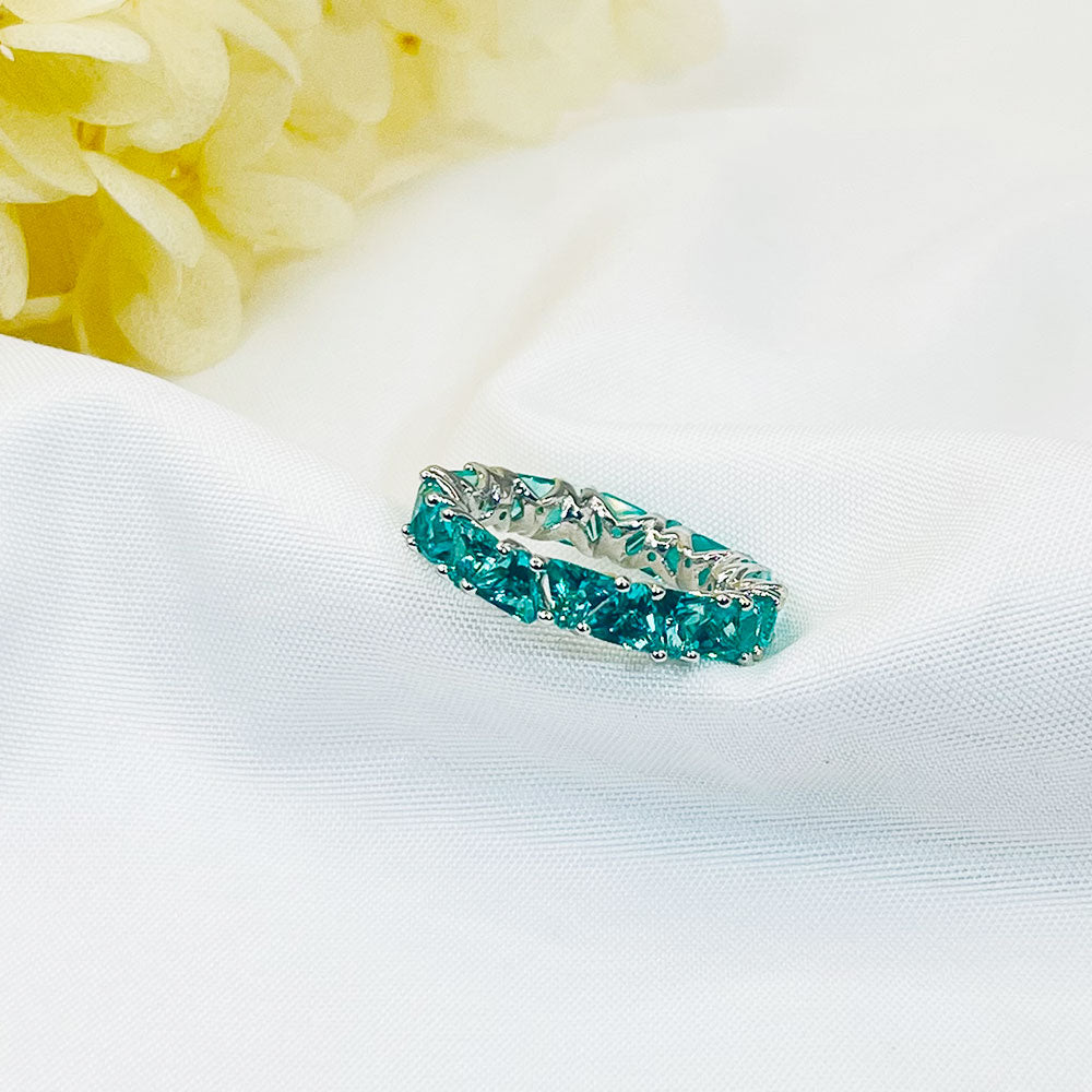 Simple Inlaid Light Blue Zircon Ring