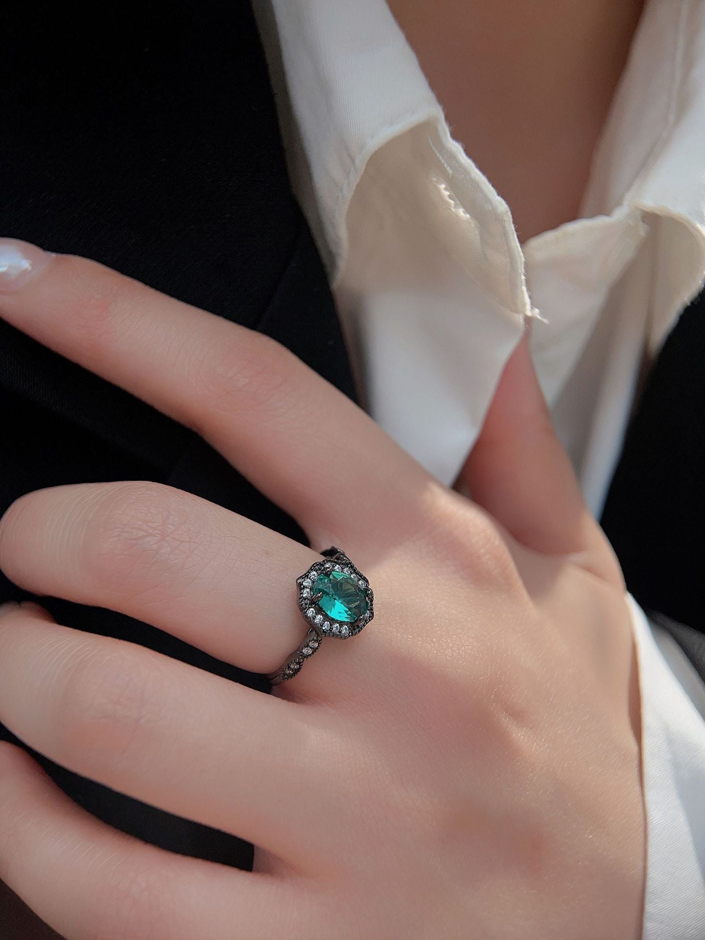 S925 Black Gold Oval Cut Paraiba Ring