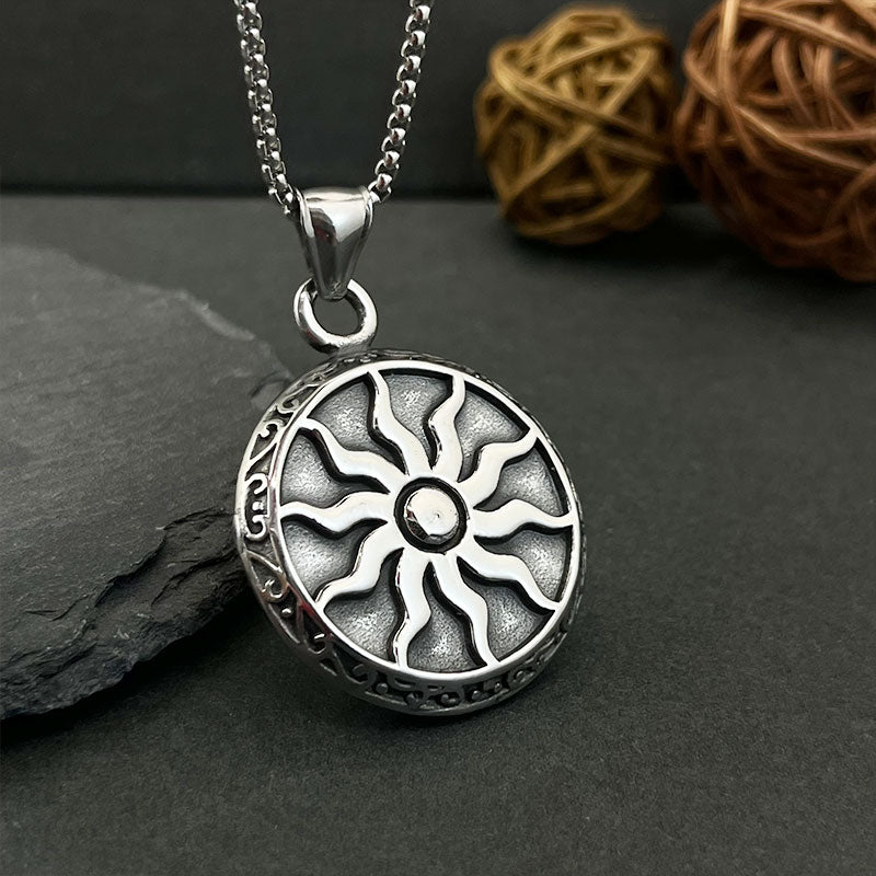 Vintage Men's Sunflower Circular Necklace