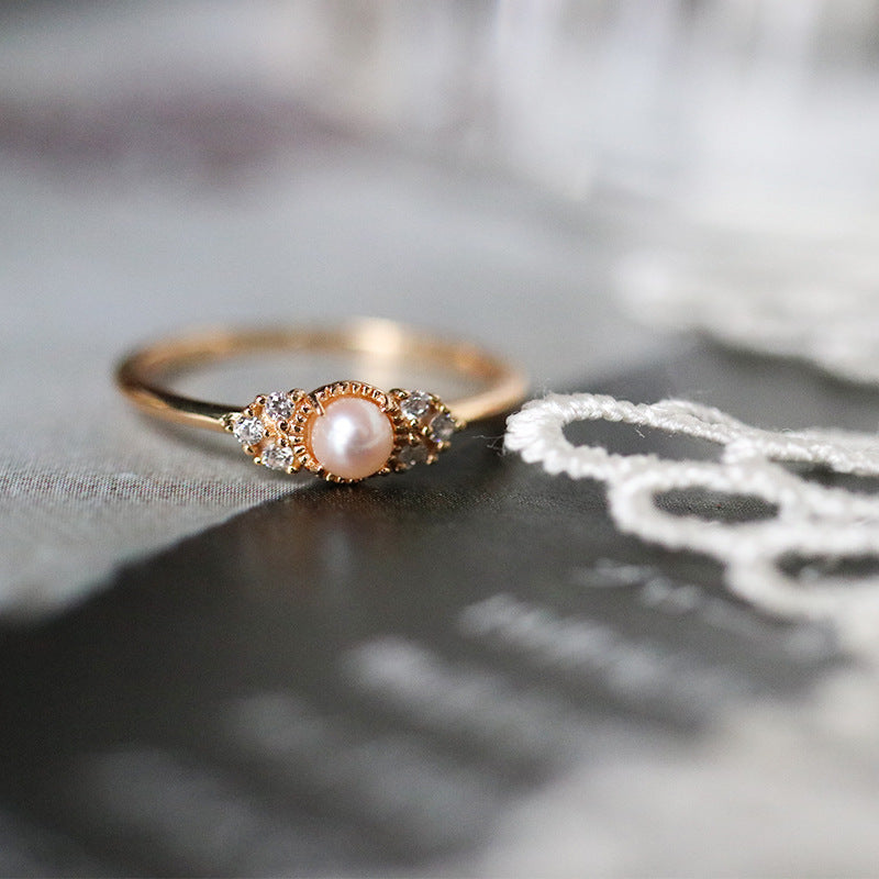 Simple Petal Pearl Ring