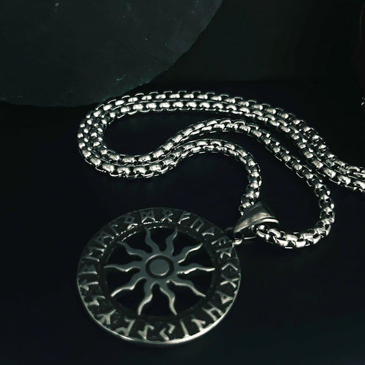 Sun Wheel Flower Vintage Necklace