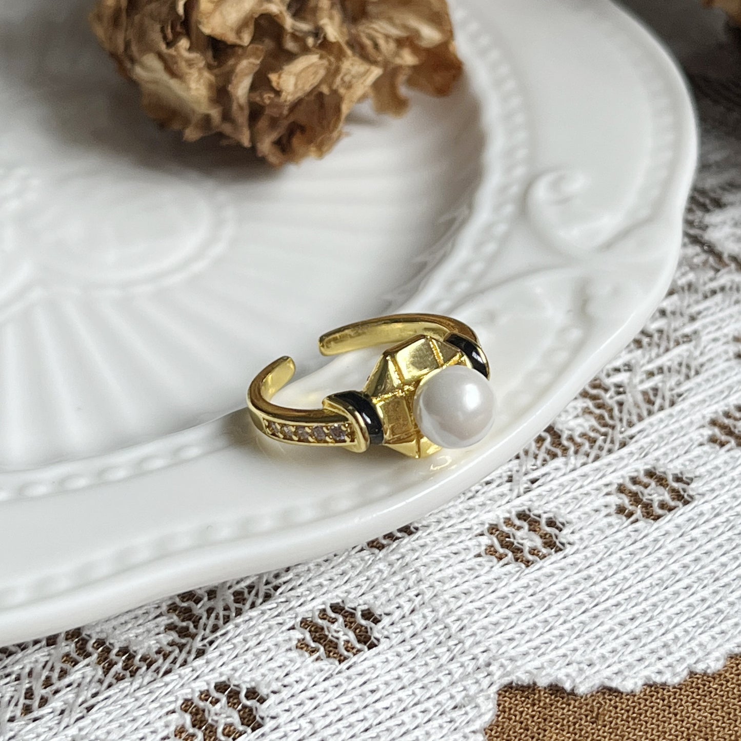 Vintage Black Gold Drop Glazed Pearl Ring