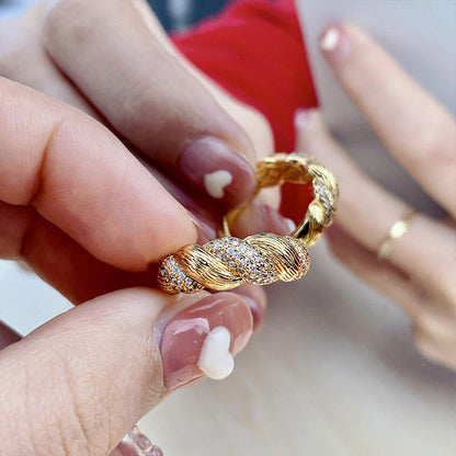 18K Gold-plated Enamel Twist Ring with Textured Carved Gold and Brushed Process