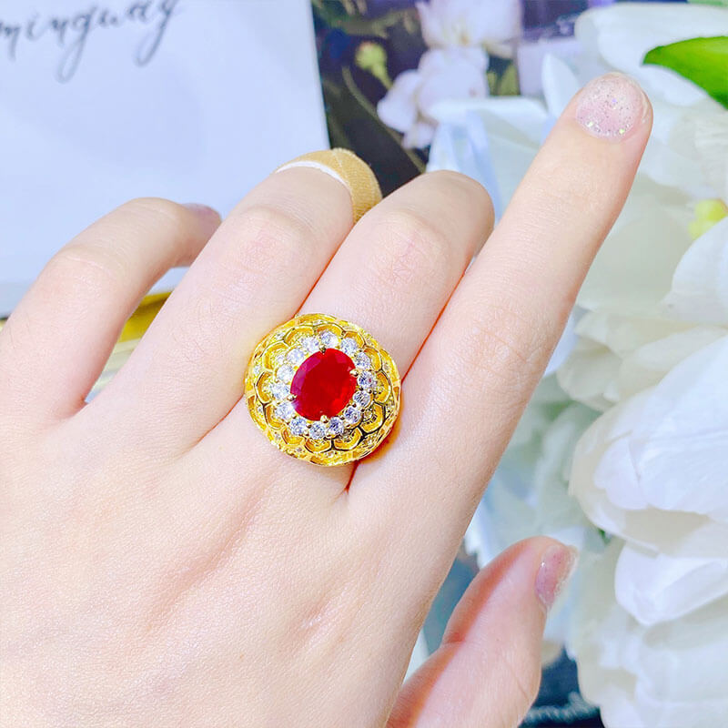 Textured Carved Golden Pigeon Blood Imitation Ruby Brushed Ring Wide-brimmed Fish Scale Hand-inlaid Imitation Ruby Color Treasure Ring