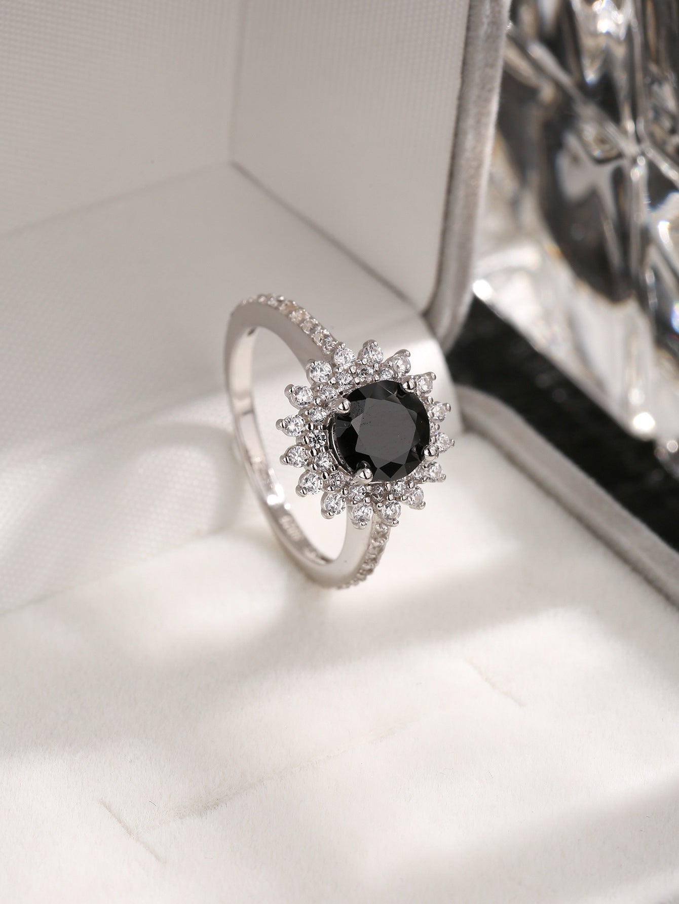 S925 Black Stone Sunflower Full Stones Ring