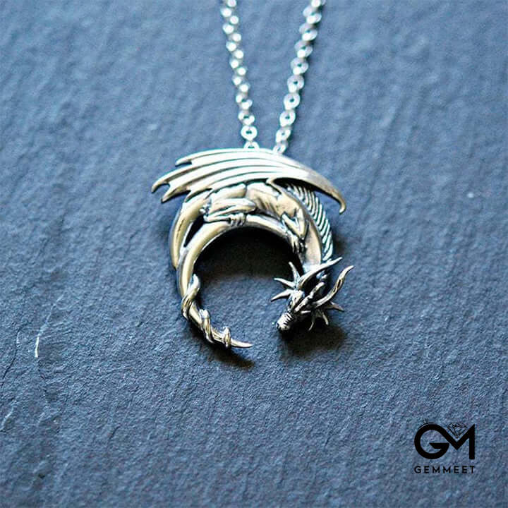 Creative Flying Dragon Necklace