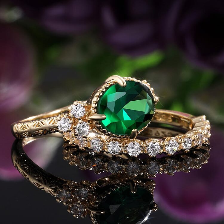 2 Pcs Oval Cut Emerald Engagement Ring Set