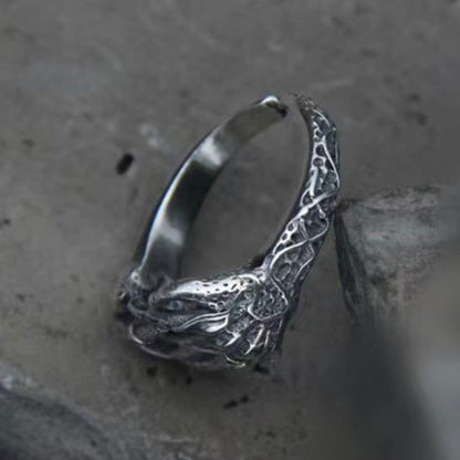 Retro Men's Skeleton Hand Ring