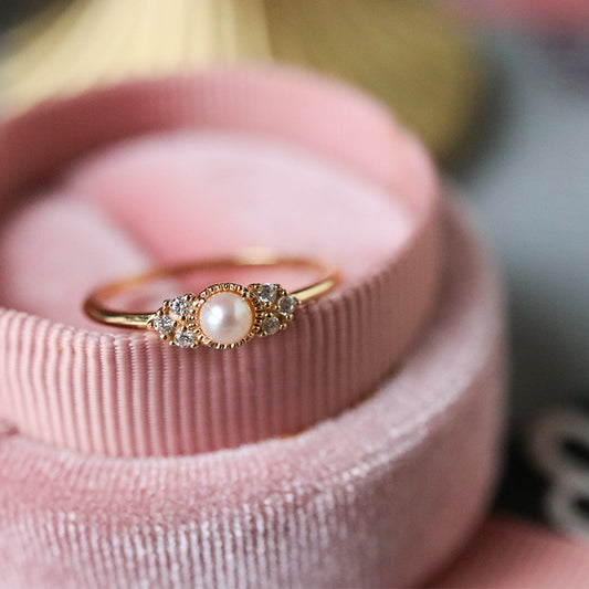 Simple Petal Pearl Ring