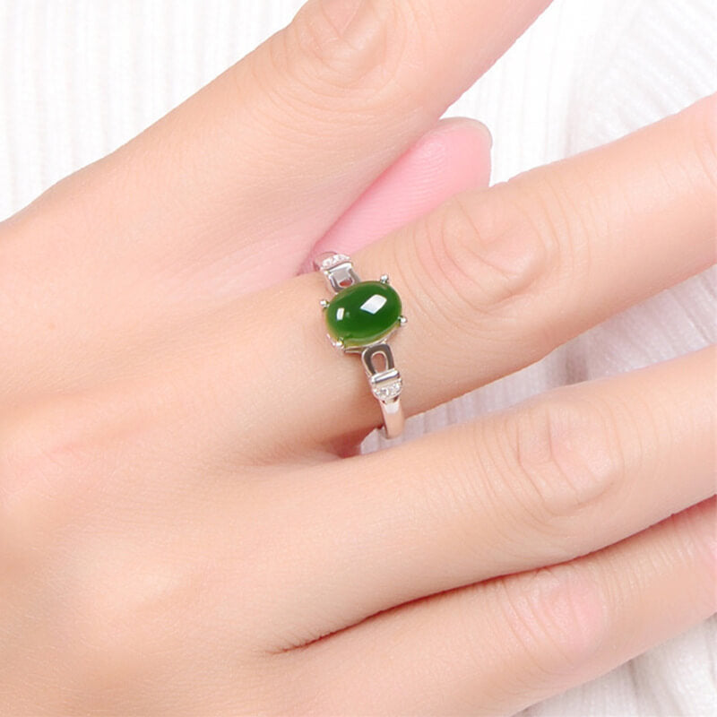 Four-claw Emerald Ring Luxury Fan Chrysoprase Living Mouth Diamond Ring