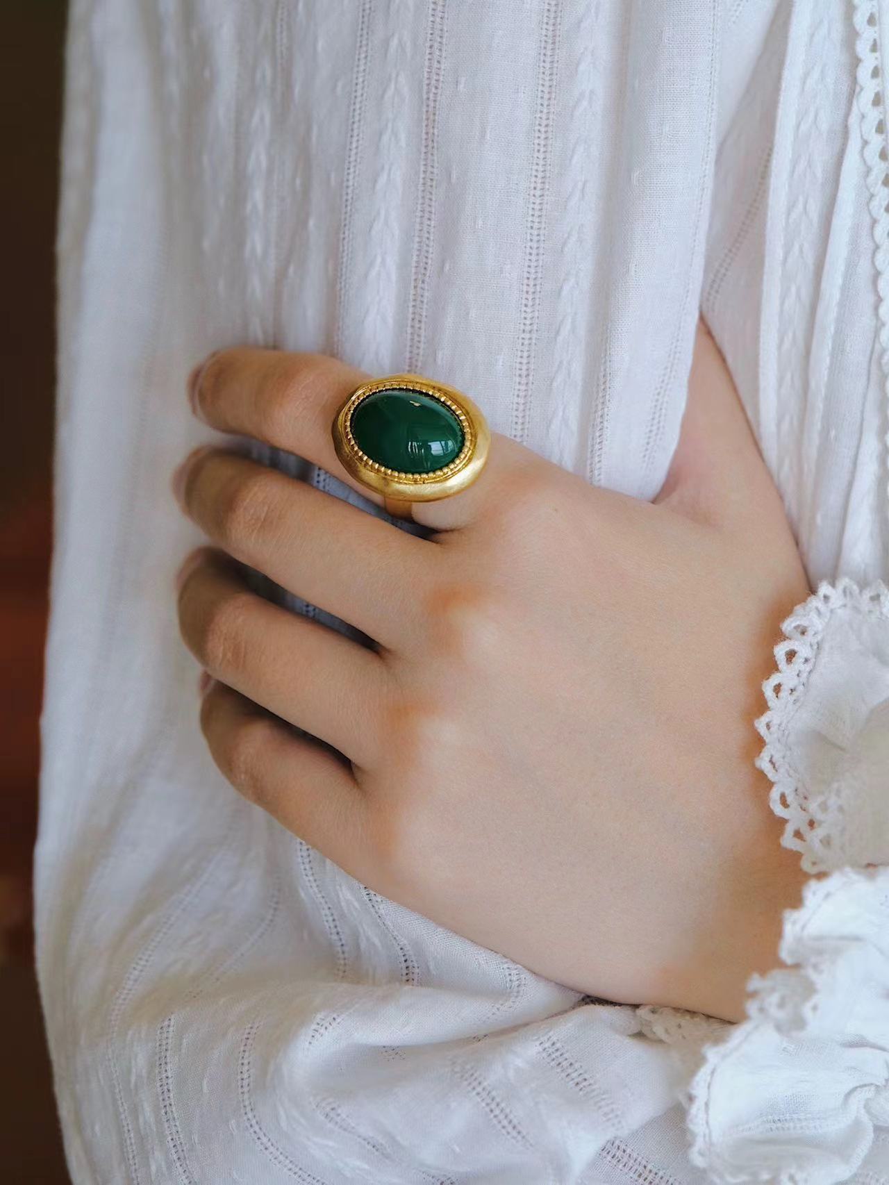 Vintage Green Stone Niche Ring