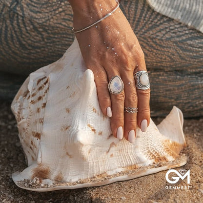 Bohemia Vintage Natural Moonstone Ring