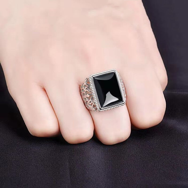 Retro Atmospheric Black Ring Imitation Black Agate Hollow Domineering Simple Personality Ring