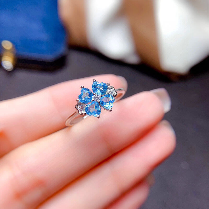 Light Luxury Four-leaf Clover Imitation Blue Topaz Colored Gemstone Ring