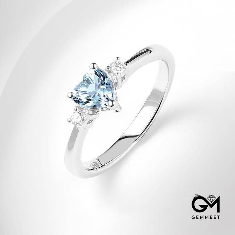 Delicate Aquamarine Heart-shaped Zircon Ring