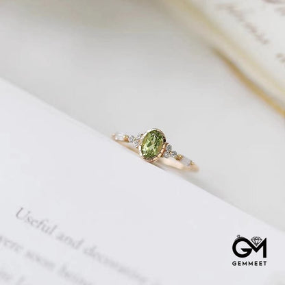 Peridot Vintage Golden Ring