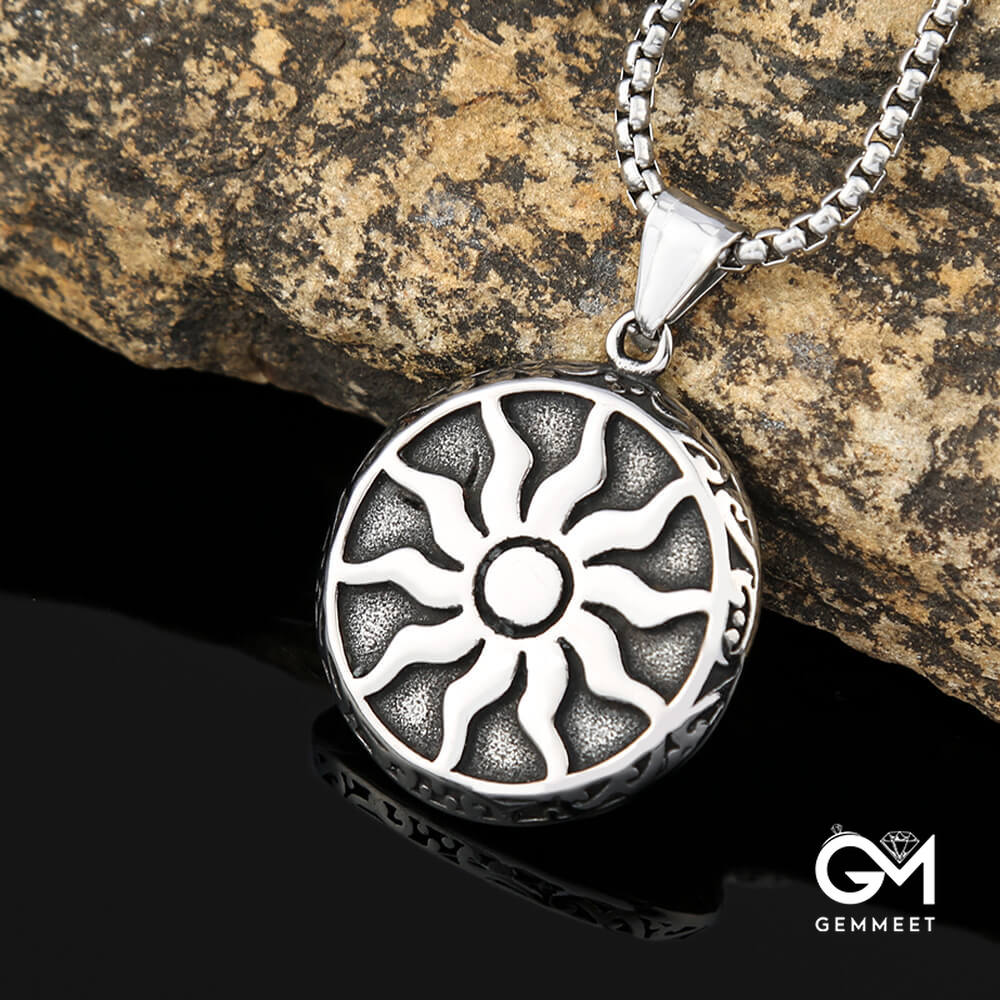 Vintage Titanium Steel Sunflower Circular Necklace