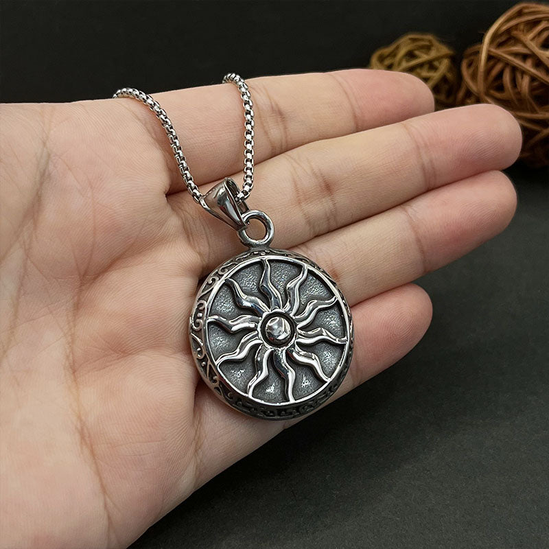 Vintage Men's Sunflower Circular Necklace