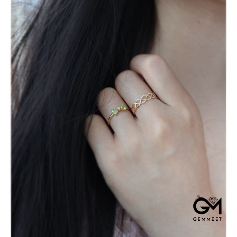 Simple Green Zircon Bow Ring