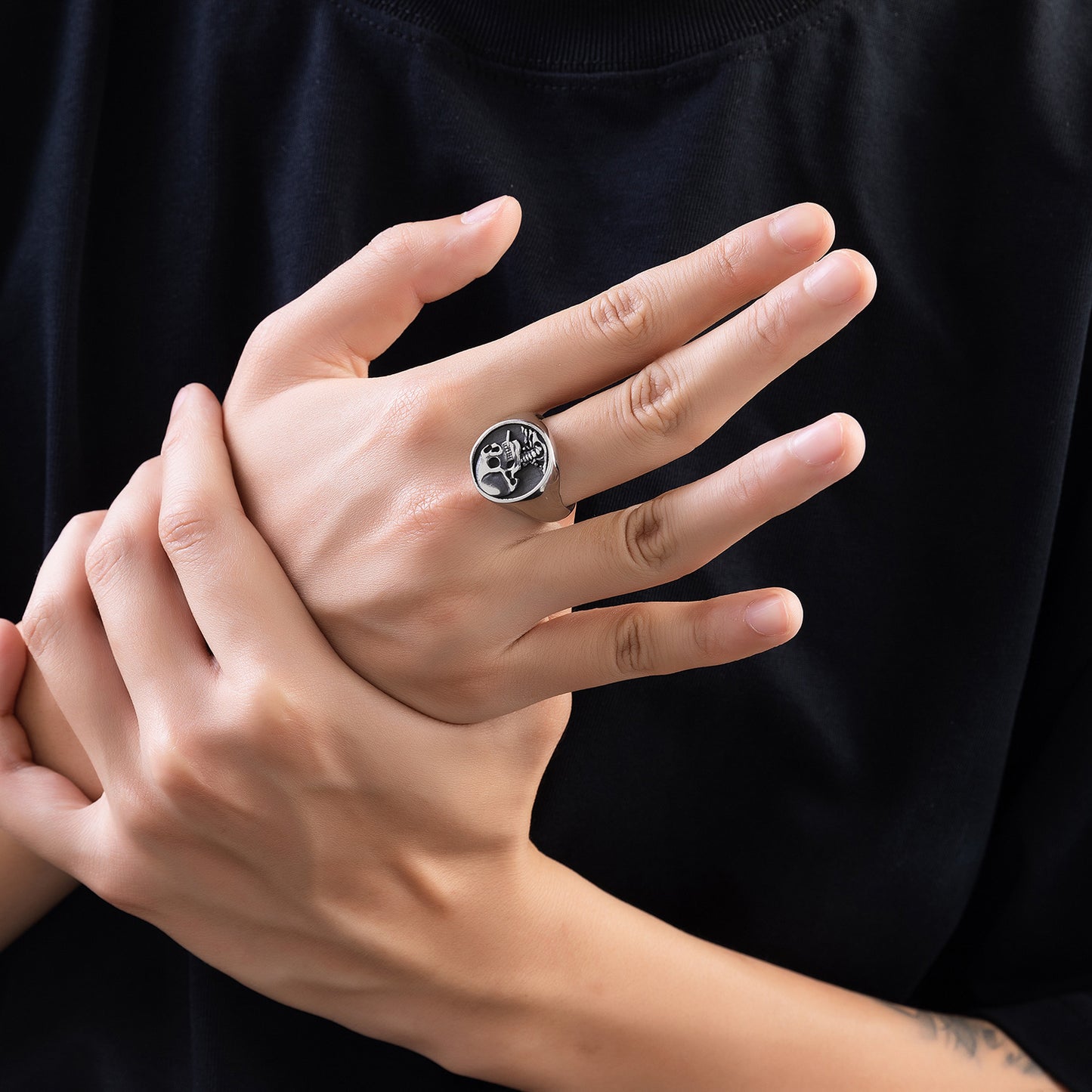 Halloween Retro Punk Pipe Skull Ring