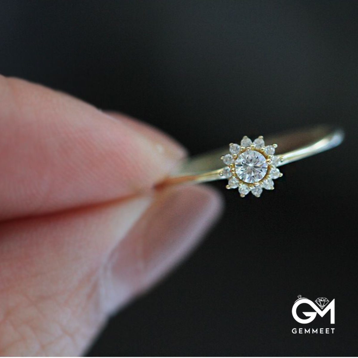 Delicate Flowers Encrusted with Zircon Ring