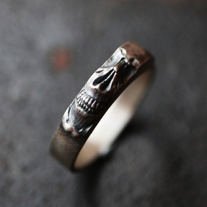 Retro Men's Narrow Skull Ring