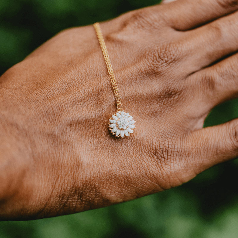 Sparkly Spinning Sunflower Zircon Necklace