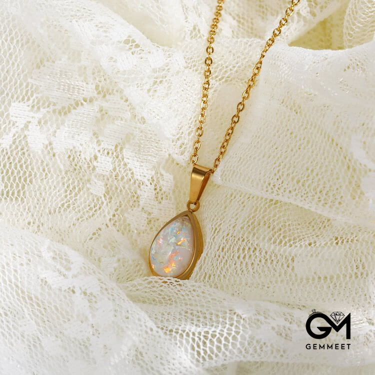 18k Opal Drop Shape Pendant Necklace