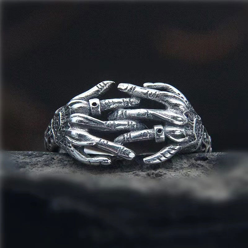 Retro Men's Skeleton Hand Ring