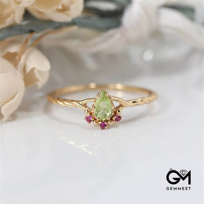 Women's 2Pcs Dainty Peridot Stacking Ring Set