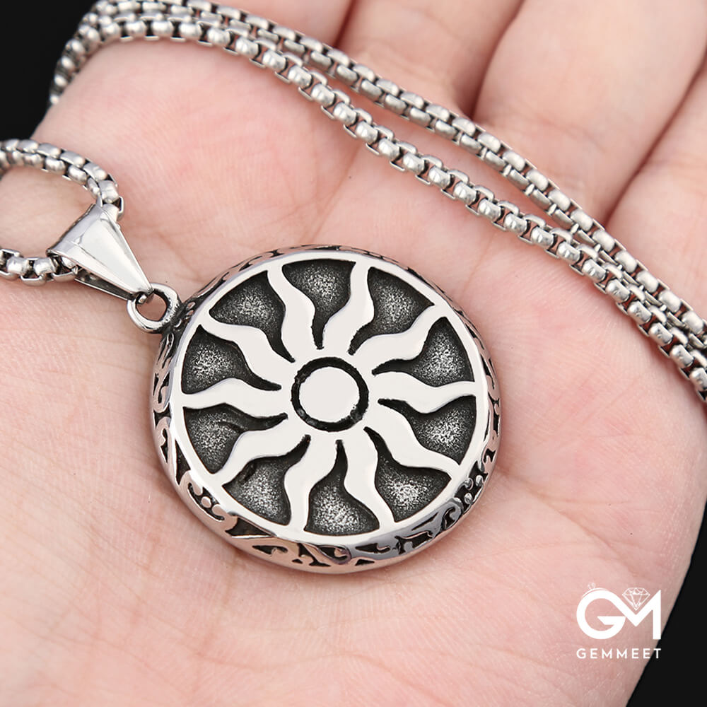 Vintage Titanium Steel Sunflower Circular Necklace