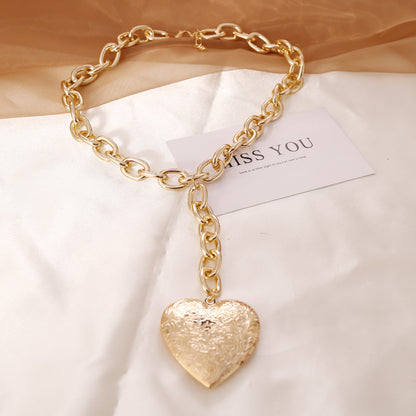 Geometric Metal Chain Exaggerated Heart Necklace