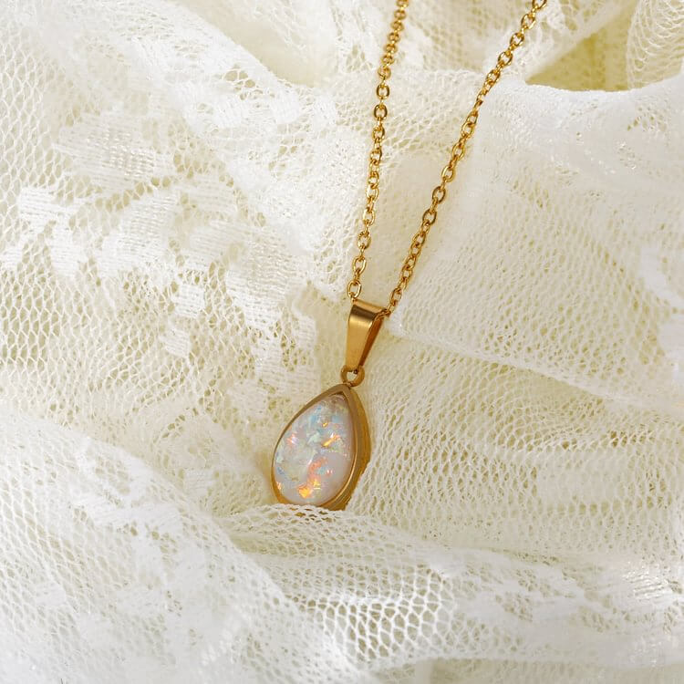 18k Natural Opal Drop Shape Pendant Necklace