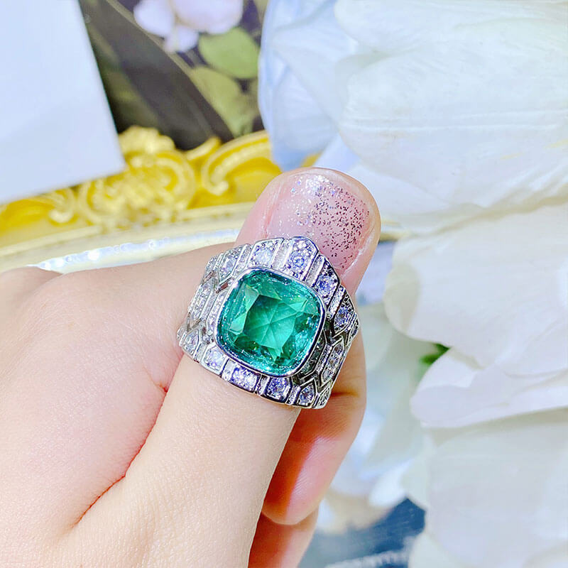 Creative Design Snake Pattern Cultured Emerald Micro Paved Diamond Ring