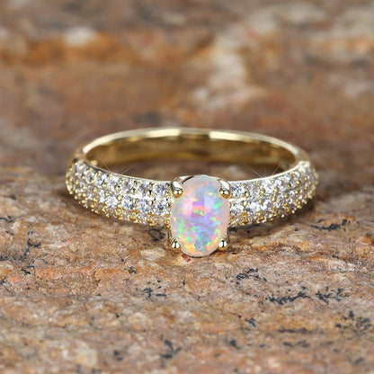 "Shiny Elegance" Round Opal Zircon Edge Band Ring