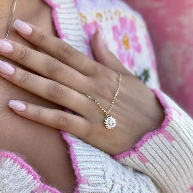 Sparkly Spinning Sunflower Zircon Necklace