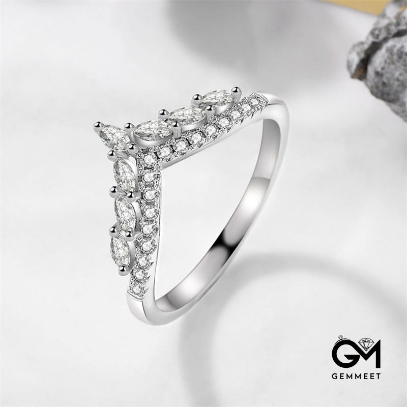 Simple Votive Crown Zircon Ring