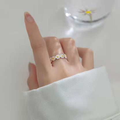 Fashion Simple Little Daisy Ring