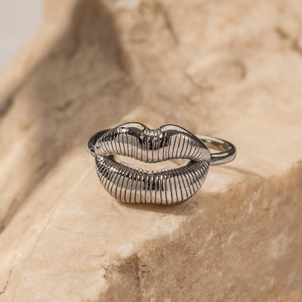 Hollow Lip Shape Chunky Signet Ring