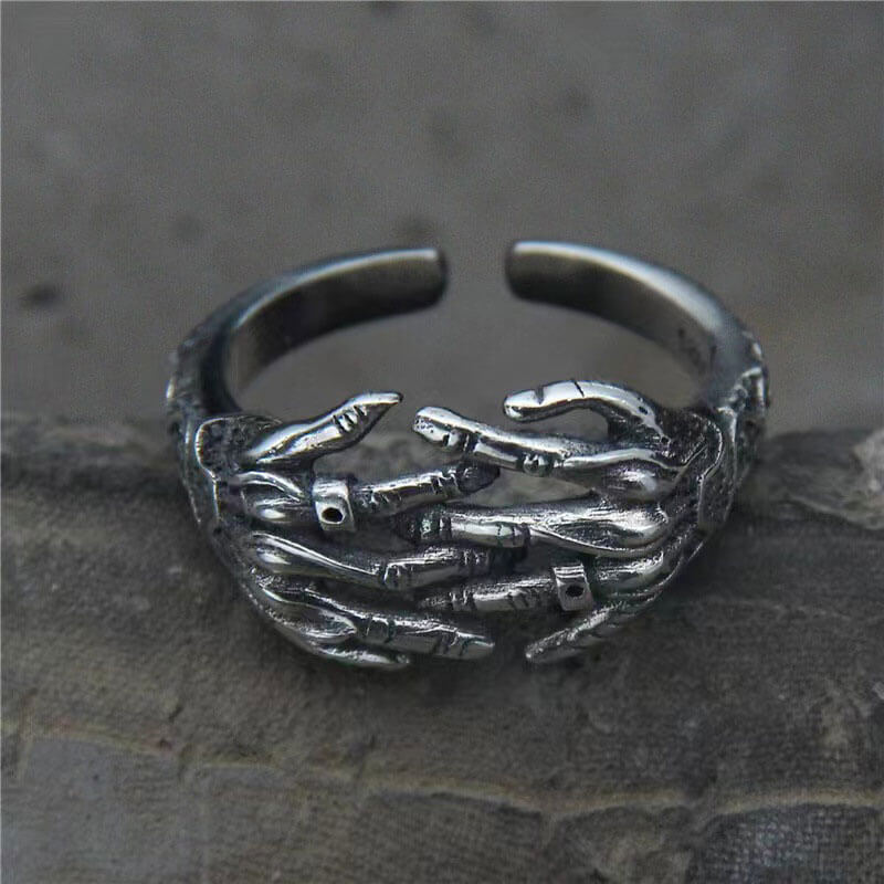 Retro Men's Skeleton Hand Ring