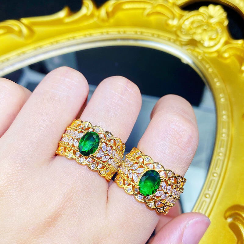 Palace Style Hollow Pattern Two-color Gold High-end Jewelry Lace Imitation Emerald Dove Egg Ring