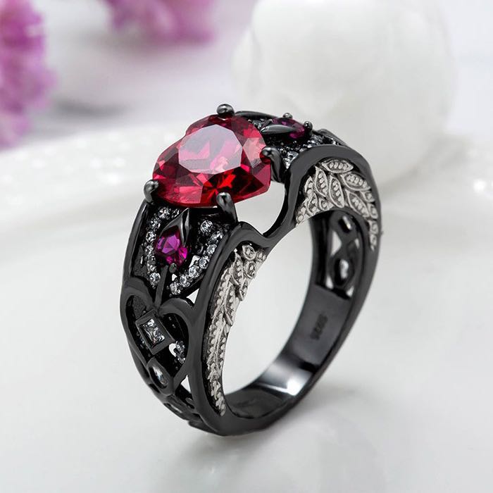 Black Gold Heart Shape Red Stones Love Couple Rings