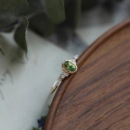 Peridot Vintage Golden Ring