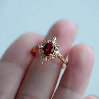 Vintage Ruby "Miss Rose" Atmosphere Ring