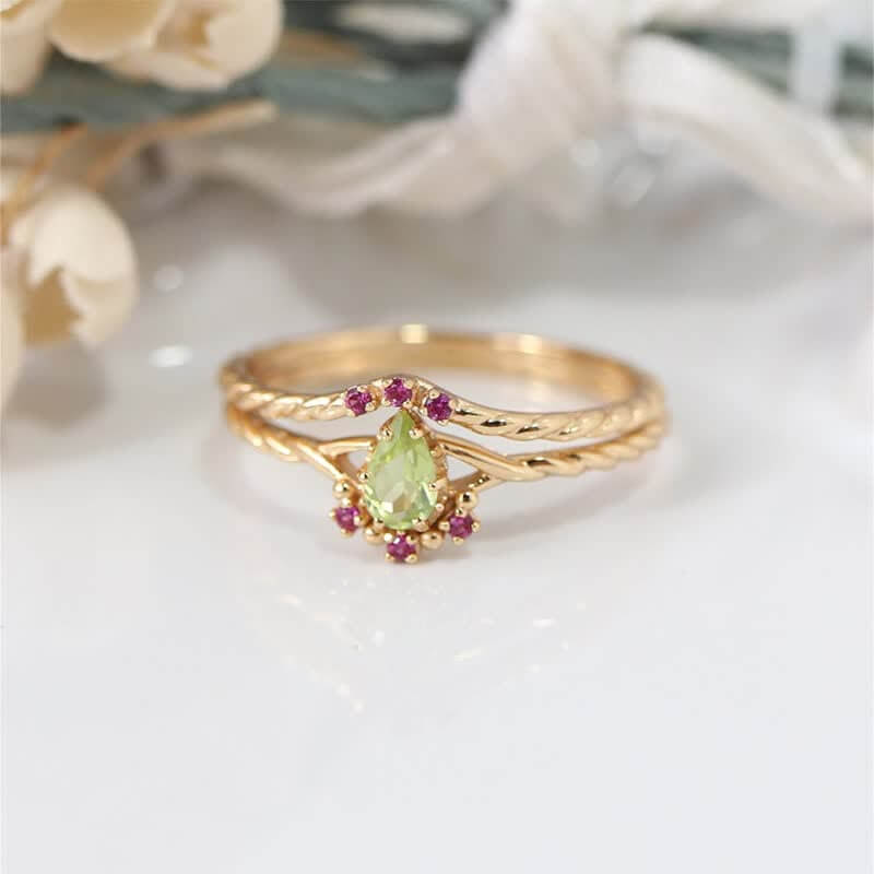 Women's 2Pcs Dainty Peridot Stacking Ring Set