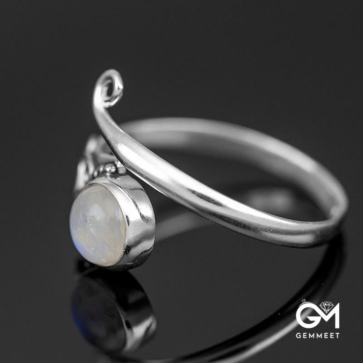 Round Cut Moonstone Retro Ring