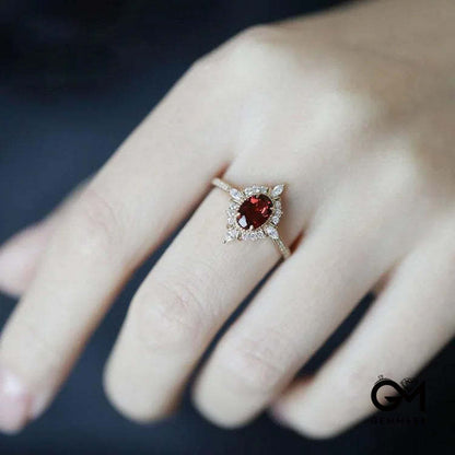 Vintage Ruby "Miss Rose" Atmosphere Ring