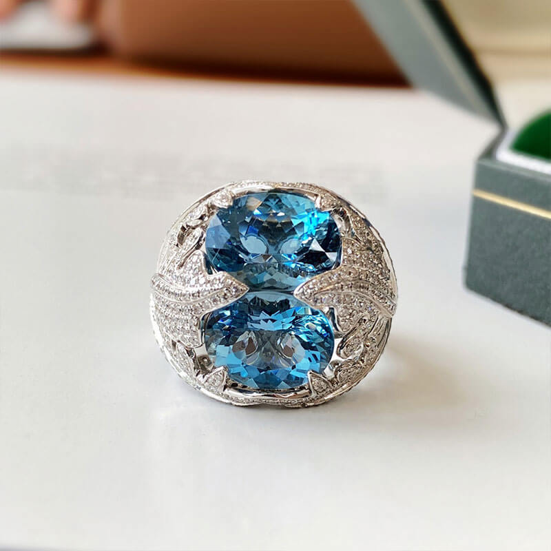 Domineering Queen Double Dove Egg Ring Luxurious Full Diamond Ring with Santa Maria Color Imitation Aquamarine Diamond Ring